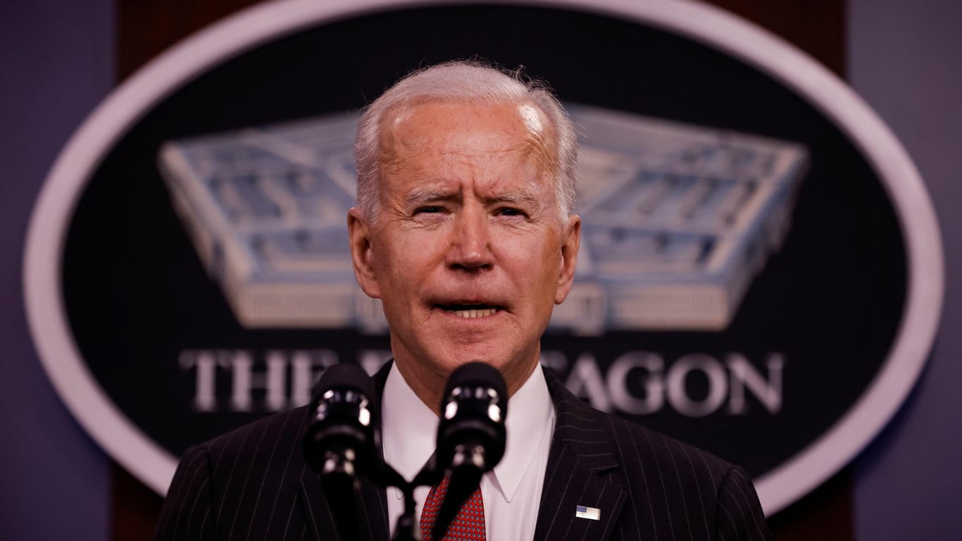 US-Präsident Joe Biden spricht im Pentagon: Biden will multilaterale Bündnisse wieder aufleben lassen.