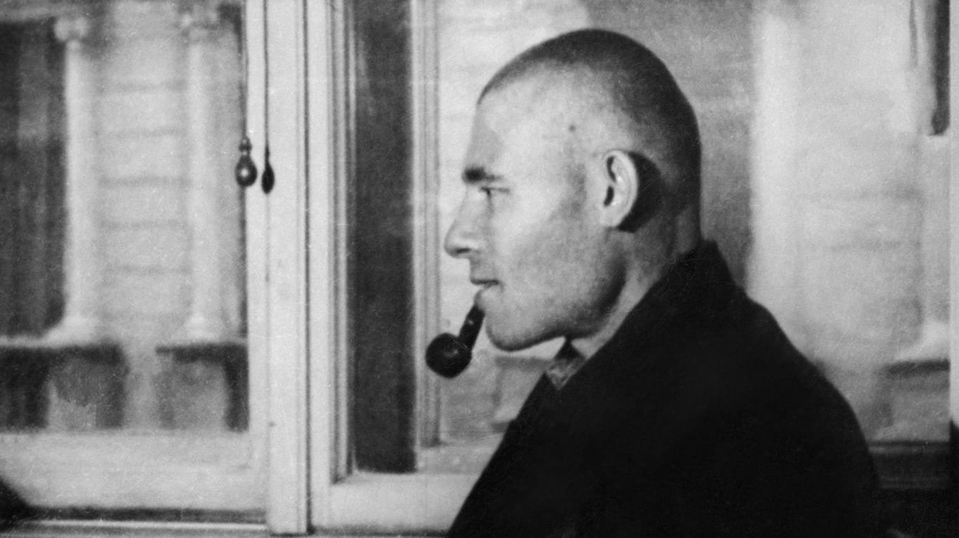 Bruno Lüdke im Jahr 1944: Eine neue Dokumentation stellt dar, wie der Kutscher im "Dritten Reich" fälschlich als Serienmörder verhaftet worden ist.