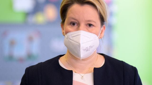 Familienministerin Franziska Giffey besucht die Kita "Abenteuerland" in Potsdam.