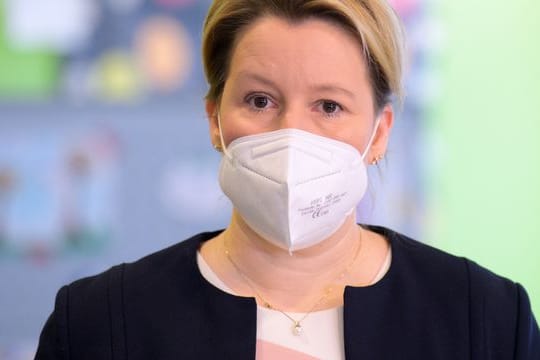 Familienministerin Franziska Giffey besucht die Kita "Abenteuerland" in Potsdam.