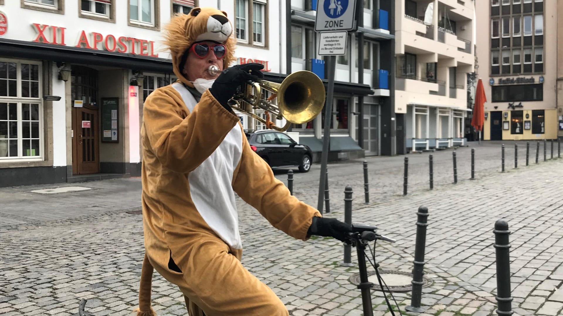 "Tuba-Theo": Das "Eichhörnchen auf dem Klapp-Rädchen" hat an diesem Tag Geburtstag.