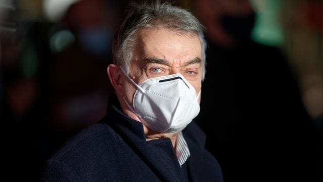 Nordrhein-Westfalens Innenminister Herbert Reul hat sich mit dem Coronavirus infiziert.