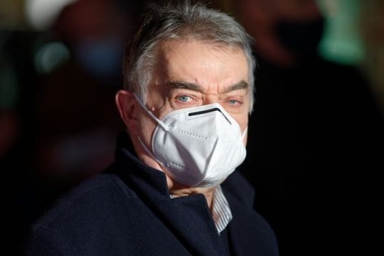 Nordrhein-Westfalens Innenminister Herbert Reul hat sich mit dem Coronavirus infiziert.