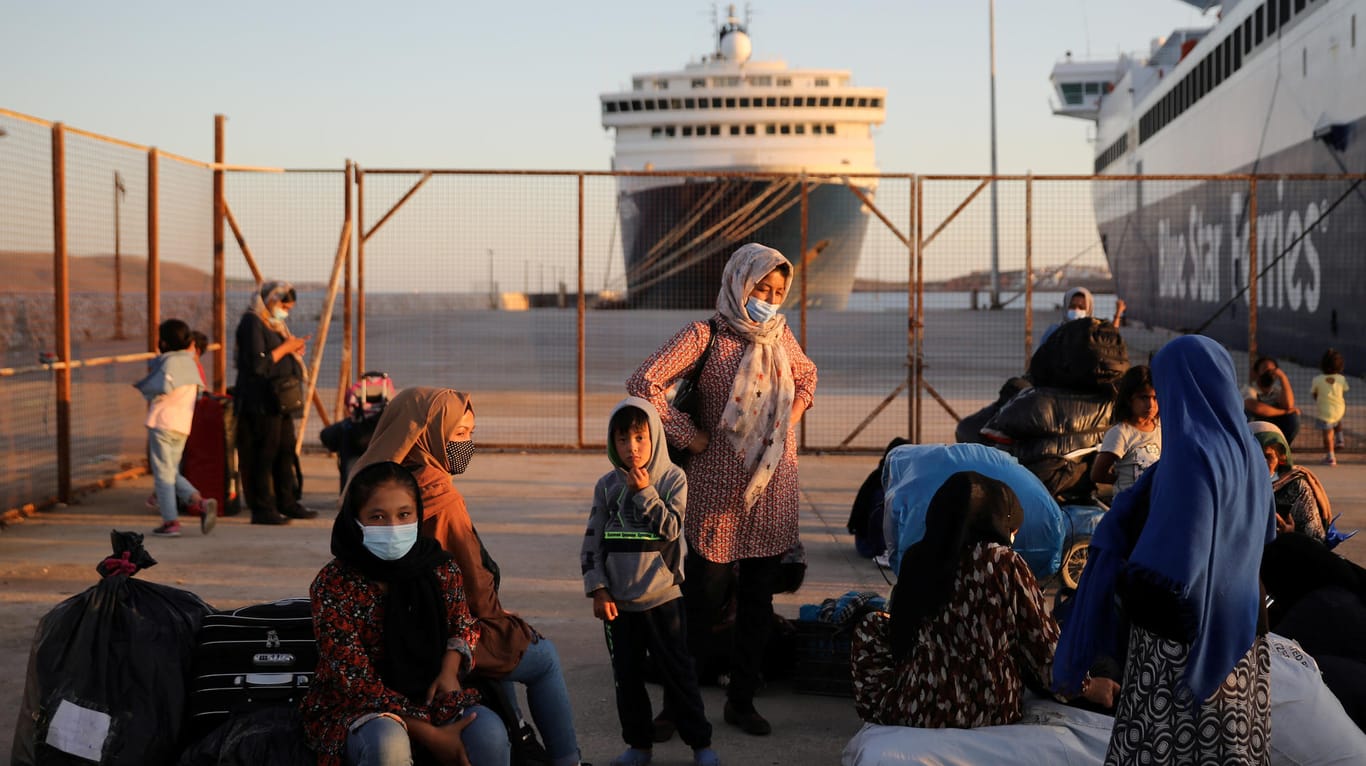 Migranten auf der griechischen Insel Lesbos: In Griechenland kamen im Corona-Jahr 2020 etwa neue 10.000 Flüchtlinge an.