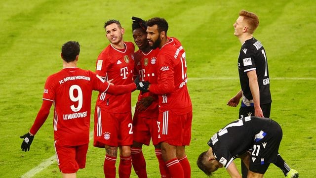 Alphonso Davies (3. Alphonso Davies (3.