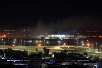 Rauch steigt über der Stadt Erbil auf (Archivbild): Im Norden des Irak hat es erneut einen Angriff gegeben.