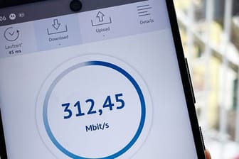 Das 5G-fähige Smartphone Moto X 5G von Motorola: Ein Experte gibt Antworten, ob sich schon heute der Umstieg auf 5G lohnt.