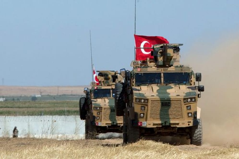 Gepanzerte Militärfahrzeuge der türkischen Streitkräfte.