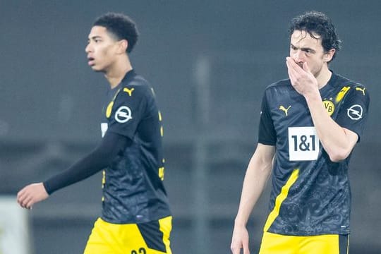 Reiste vorerst nicht mit dem BVB nach Sevilla: Thomas Delaney (r).