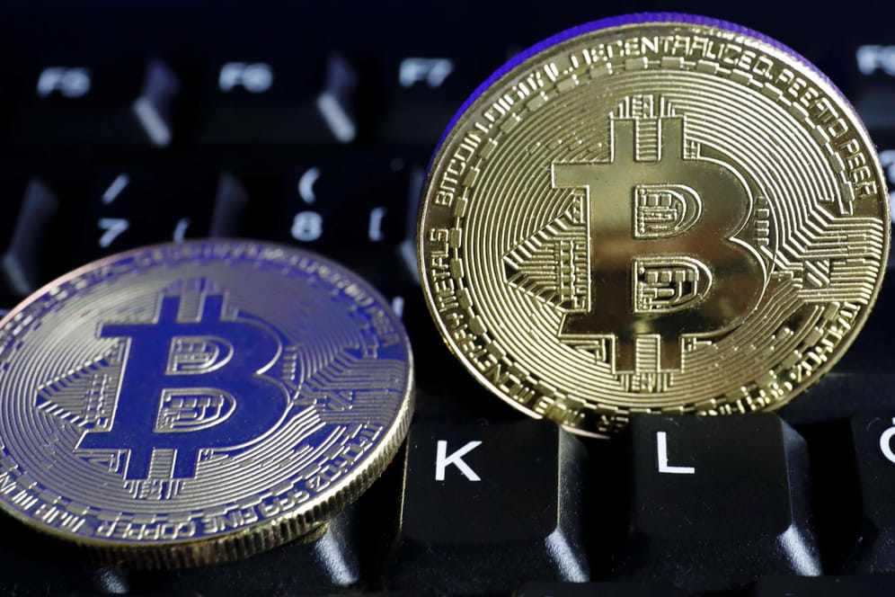 Bitcoin (Symbolbild): Der Kurs der Kryptowährung stieg auf mehr als 50.000 Dollar an.