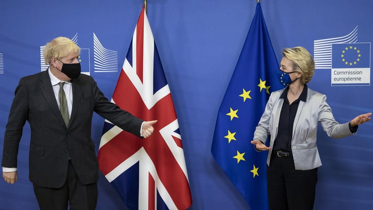 Boris Johnson Ende 2020 bei Brexit-Verhandlungen in Brüssel mit Ursula von der Leyen: Die beiden sind gefordert, eine bessere Lösung als die bestehende für das Nordirland-Problem zu finden.