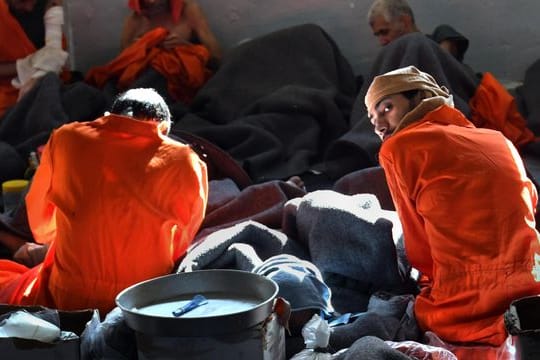 Insassen eines Gefängnisses im nordsyrischen Al-Hasaka.