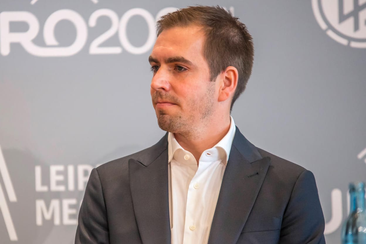 Philipp Lahm: Der Ex-Nationalspieler rät aktiven Fußballern nicht zu einem Coming-out.