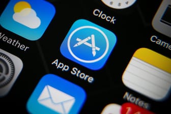 App Store auf einem iPhone: Der Streit zwischen dem Spieleentwickler Epic und Apple beschäftigt nun auch die EU.