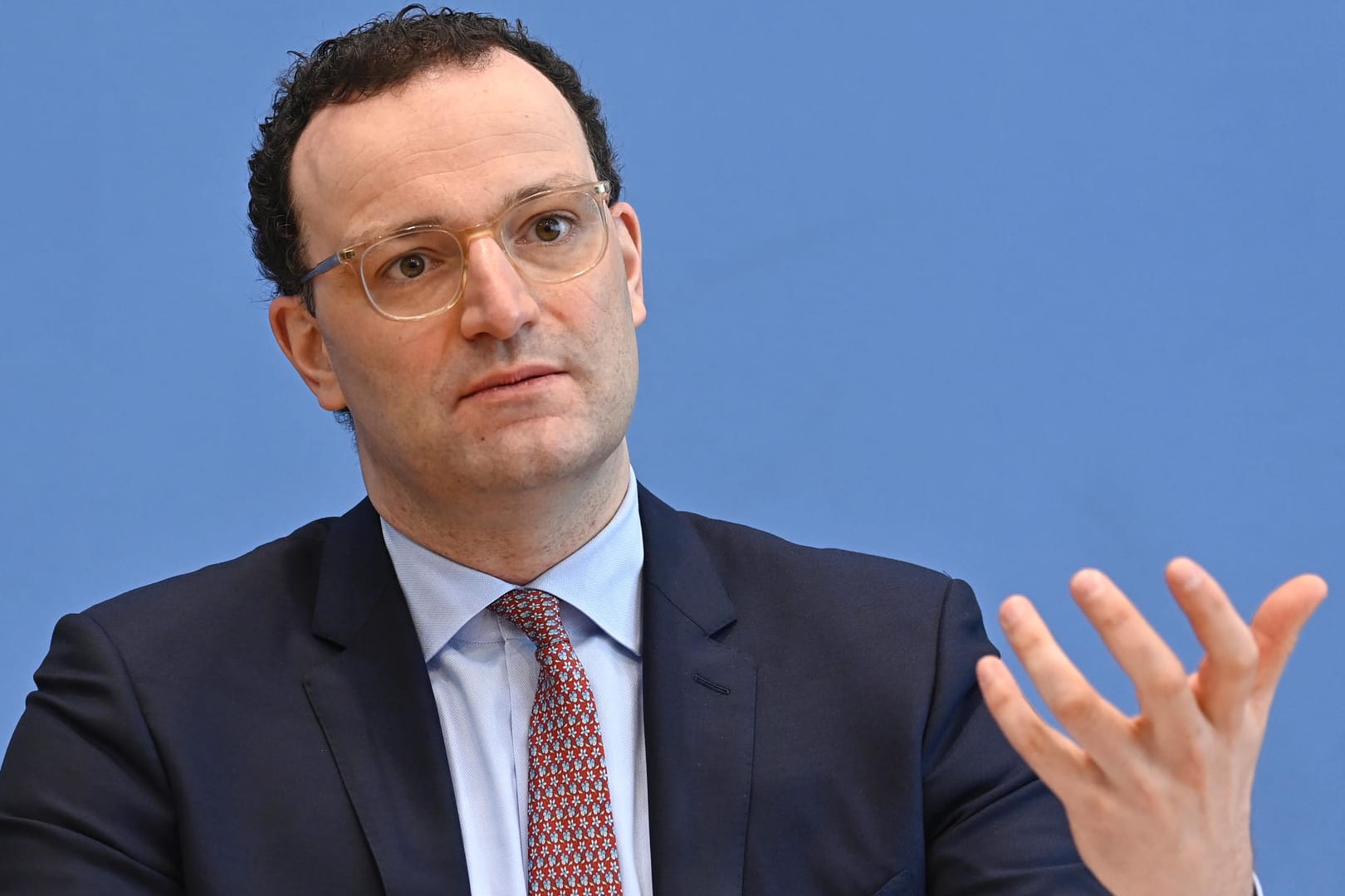 Jens Spahn: Der Gesundheitsminister blickt mit Sorge auf die britische Virus-Mutation.