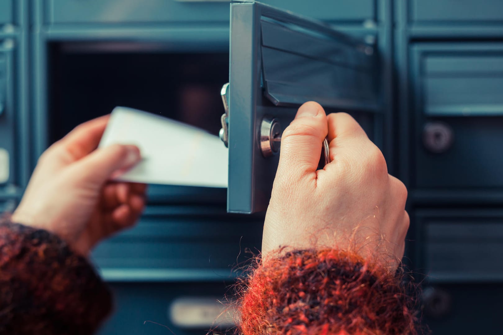 Post: In einigen Hausordnungen ist die tägliche Leerung des Briefkastens vorgeschrieben.