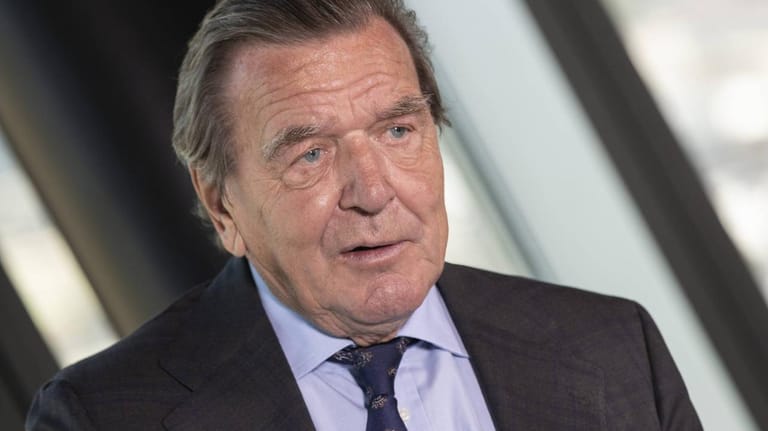 Gerhard Schröder: Der Altbundeskanzler muss sich mit Social-Media-Problemen auseinandersetzen.