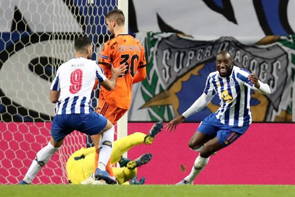 Moussa Marega (r) sorgte mit seinem Tor zum 2:0 für die Vorentscheidung beim Sieg vom FC Porto gegen Juventus Turin.