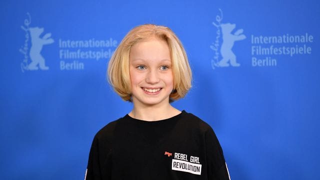 Schauspielerin Helena Zengel spielt in ihrem neuesten Film an der Seite von Tom Hanks.