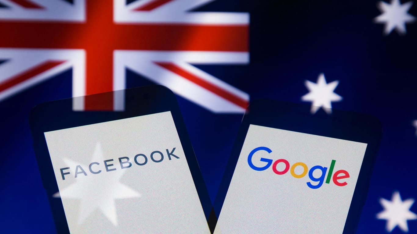 Die Logos von Facebook und Google: Ein geplantes Online-Gesetz sorgt in Australien für einen Machtkampf der Regierung mit den Internetriesen.