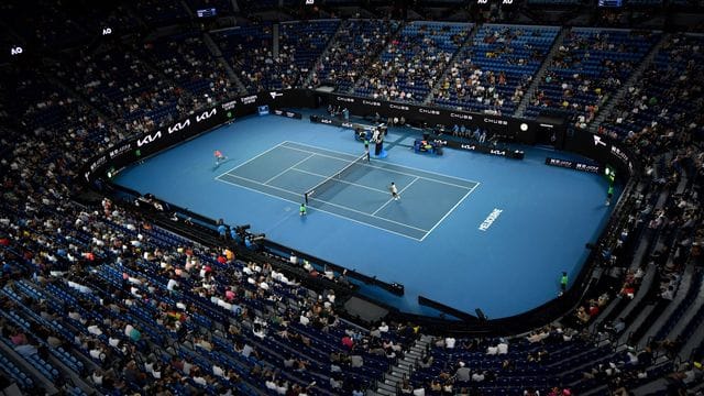 Nach dem Ende des Lockdowns in Melbourne haben 9661 Zuschauer die Australian Open der Tennisprofis besucht. Nach dem Ende des Lockdowns in Melbourne haben 9661 Zuschauer die Australian Open der Tennisprofis besucht.