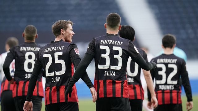 Auch gegen die Bayern wollen die Eintracht-Spieler Grund zum Jubel haben. Auch gegen die Bayern wollen die Eintracht-Spieler Grund zum Jubel haben.
