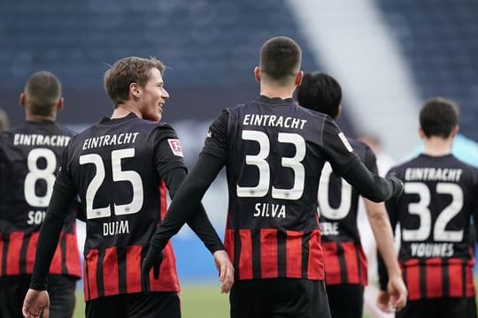 Auch gegen die Bayern wollen die Eintracht-Spieler Grund zum Jubel haben.