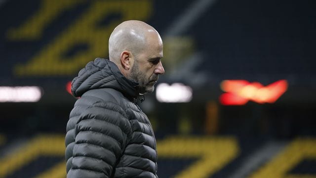 Angefressen: Leverkusen-Coach Peter Bosz nach dem 3:4 in Bern.