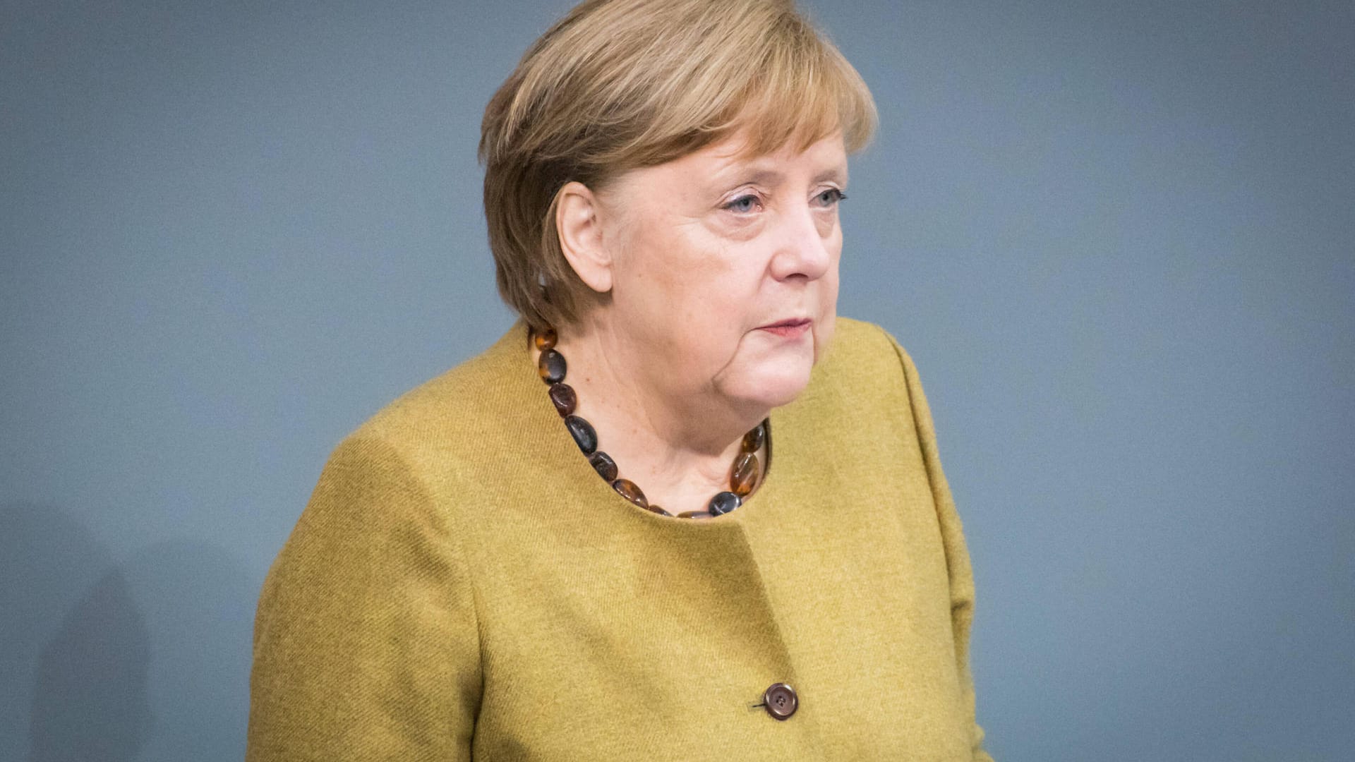 Kanzlerin Angela Merkel: Die Linksfraktion fordert, dass ihr und den Ministern die Bezüge gekürzt werden.