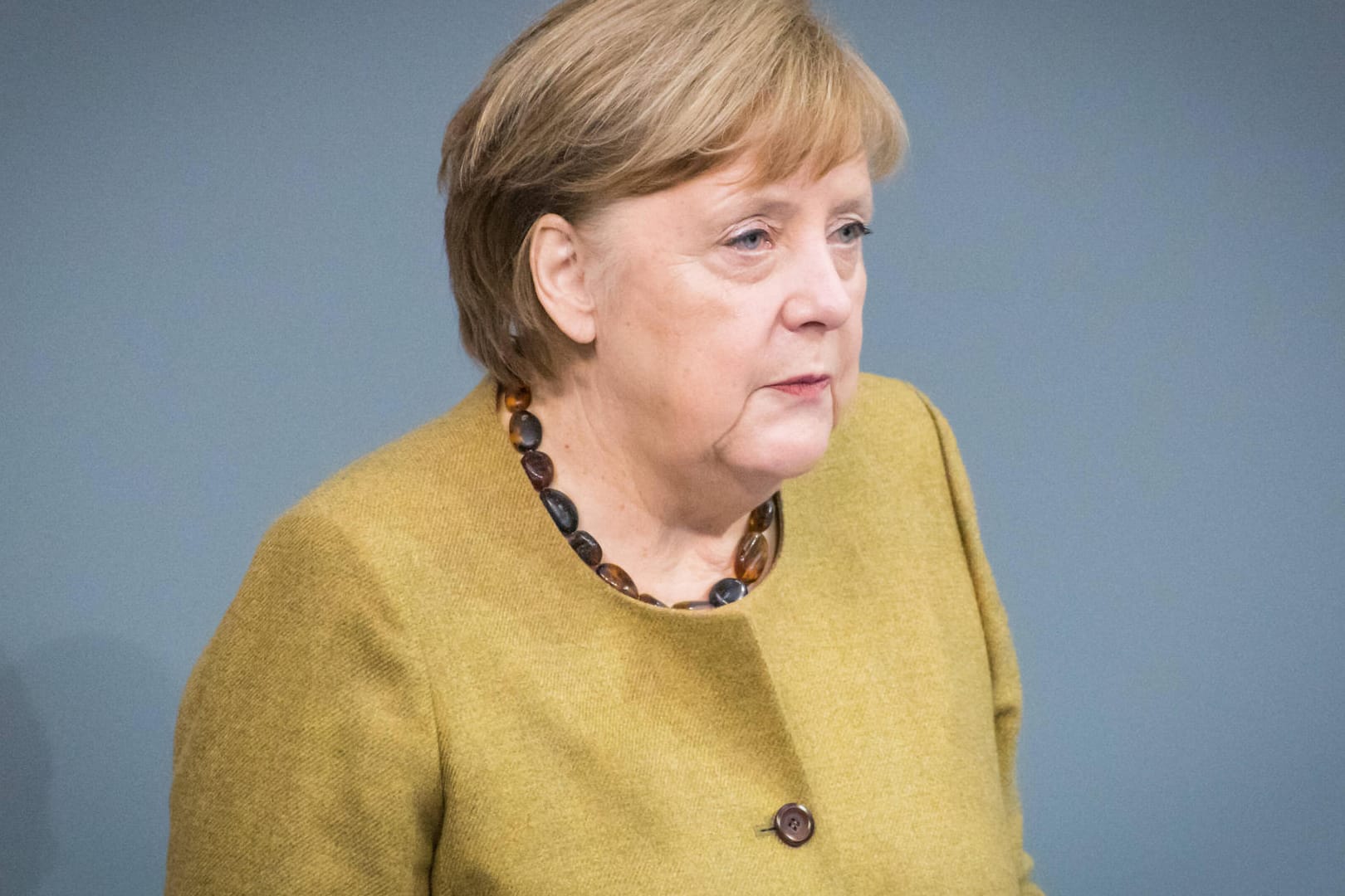 Kanzlerin Angela Merkel: Die Linksfraktion fordert, dass ihr und den Ministern die Bezüge gekürzt werden.