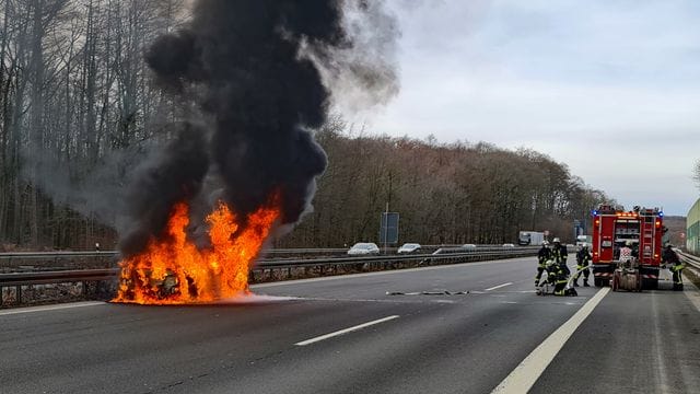 Brennendes Auto auf A45 Brennendes Auto auf A45