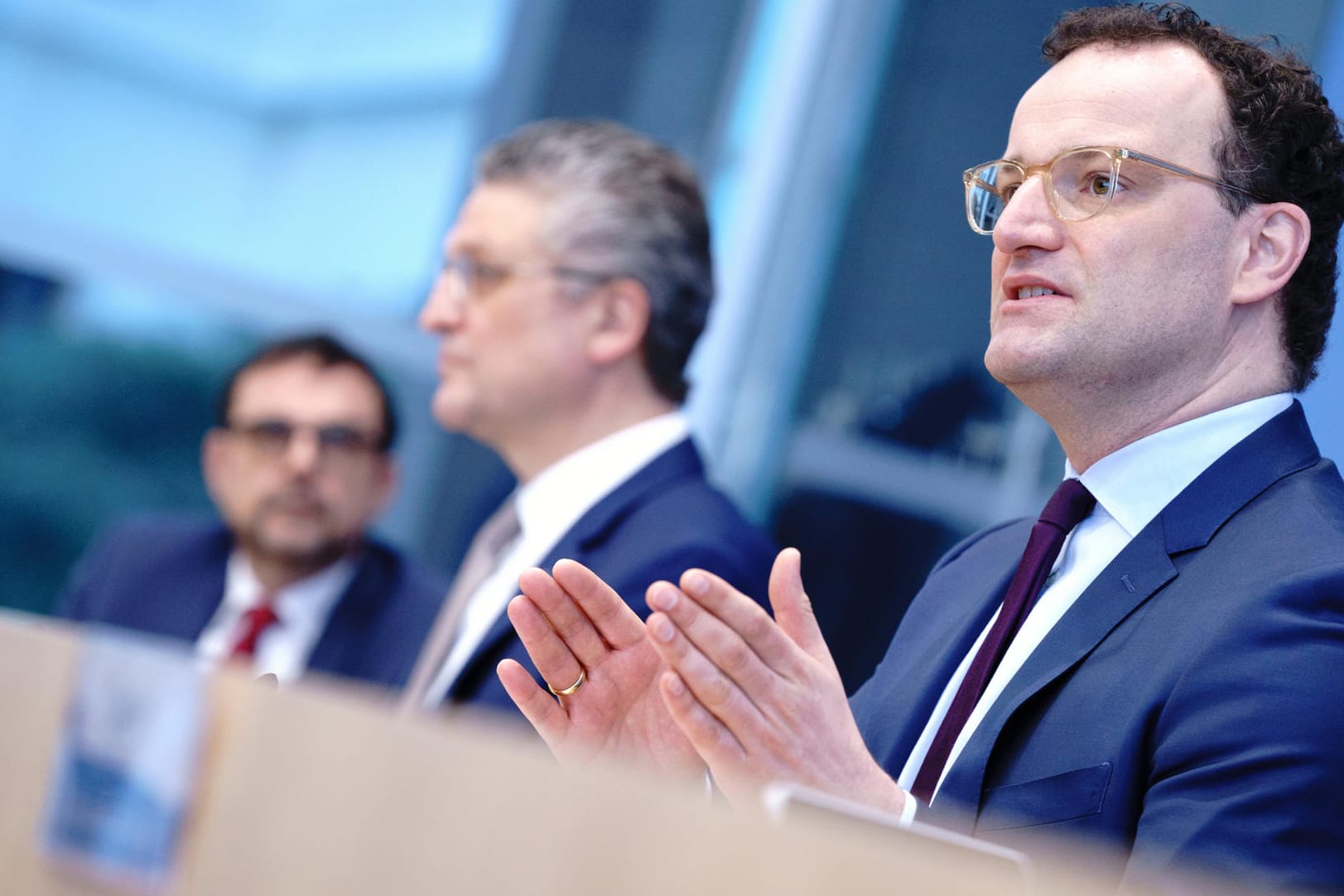 Jens Spahn und Lothar Wieler: Mutation auf dem Vormarsch: "Unser Ziel zu erreichen, wird schwieriger".