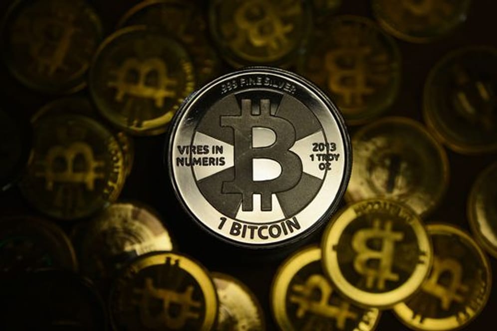 Viele vergleichen den Bitcoin mit Gold - Experten sind aber noch uneinig, ob Krytpowährungen und Edelmetalle tatsächlich die gleichen Eigenschaften auf den Finanzmärkten haben.