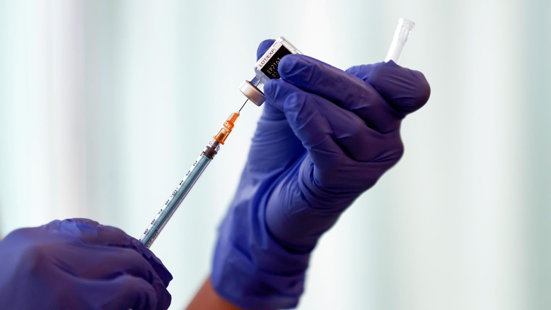 Biontech-Impfstoff: Bislang musste der Impfstoff in eigens dafür angefertigten Kühlboxen gelagert werden (Symbolbild). Biontech-Impfstoff: Bislang musste der Impfstoff in eigens dafür angefertigten Kühlboxen gelagert werden (Symbolbild).