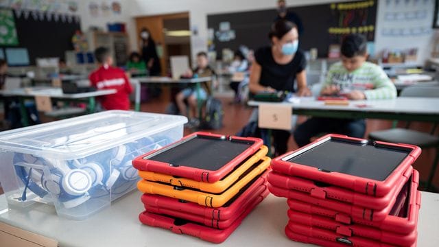 Tablets in einer Grundschule.