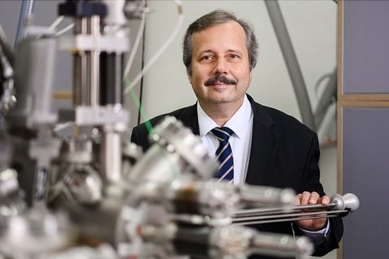 Roland Wiesendanger: Der Professor hat ein Papier vorgelegt, in dem er die These vertritt, dass das Coronavirus wahrscheinlich duch einen Laborunfall in die Welt gelangt ist.