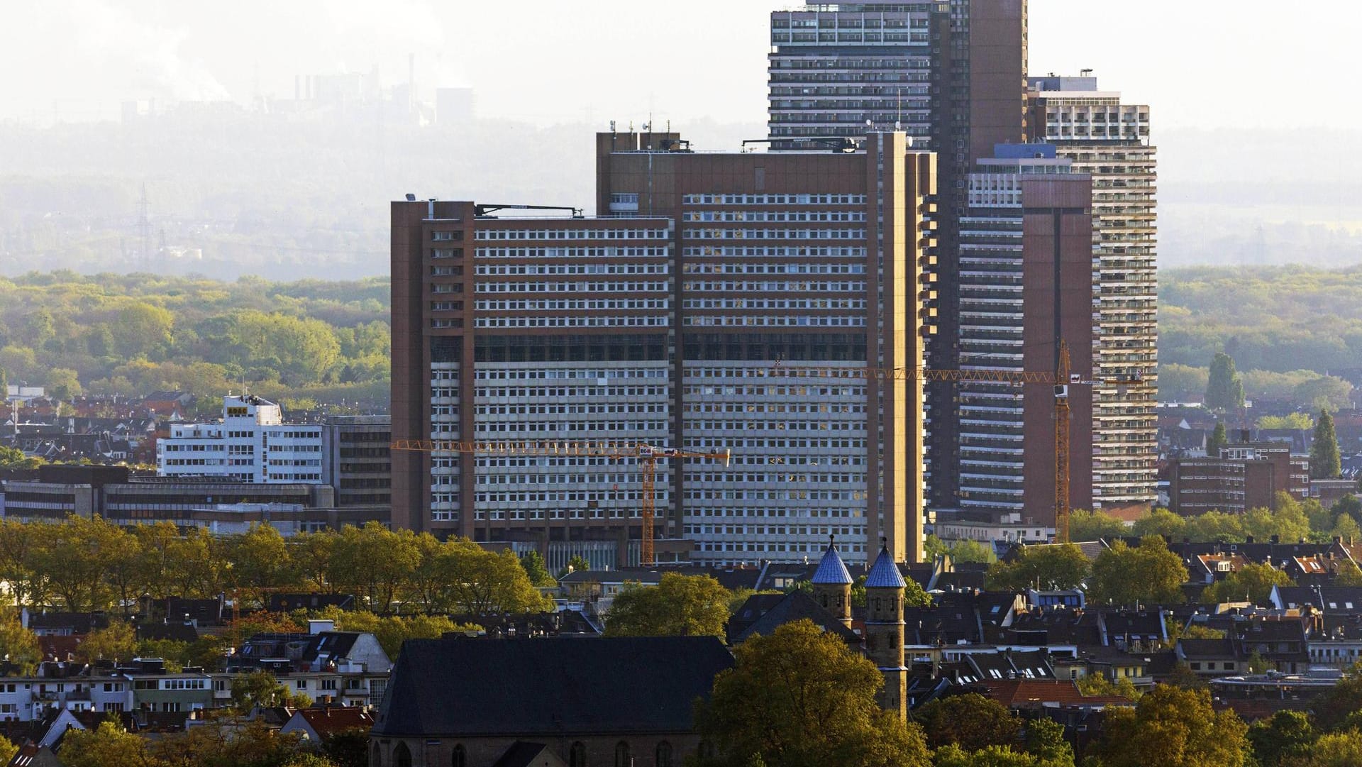 Das Justizzentrum in Köln-Sülz (Archivbild): Vor dem Landgericht fand ein Gerichtsverfahren statt, bei dem ein Vater angeklagt ist.