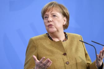 Bundeskanzlerin Angela Merkel: Mit der Zusage wolle Deutschland zeigen, dass es an der Seite der ärmeren Länder steht, so Olaf Scholz.
