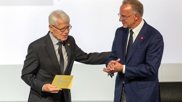 Bricht eine Lanze für Bayern-Boss Karl-Heinz Rummenigge (r): BVB-Präsident Reinhard Rauball. Bricht eine Lanze für Bayern-Boss Karl-Heinz Rummenigge (r): BVB-Präsident Reinhard Rauball.