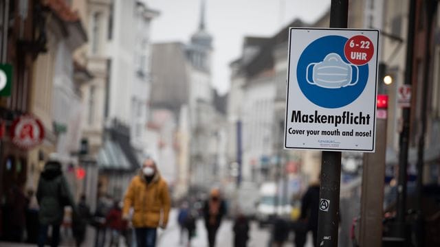 Maskenpflicht in der Innenstadt von Flensburg. Maskenpflicht in der Innenstadt von Flensburg.
