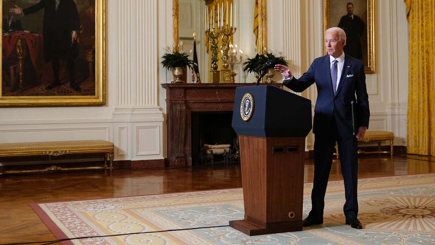 Joe Biden nach seiner Rede für die Münchner Sicherheitskonferenz: Der US-Präsident warb bei der Veranstaltung für mehr internationale Zusammenarbeit.