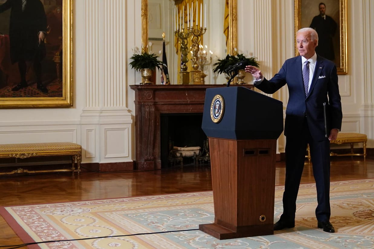 Joe Biden nach seiner Rede für die Münchner Sicherheitskonferenz: Der US-Präsident warb bei der Veranstaltung für mehr internationale Zusammenarbeit.