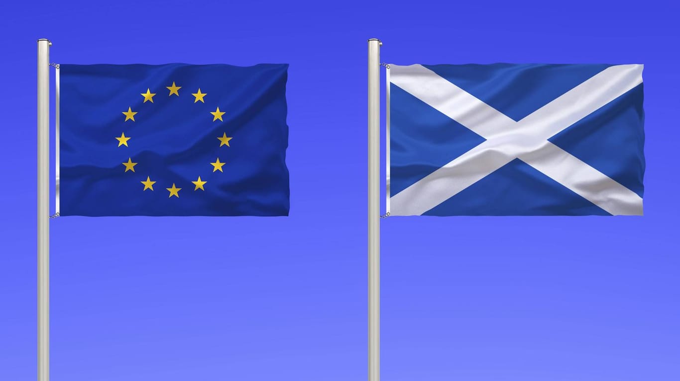 Die Flaggen von EU und Schottland sind gehisst, die britische Fahne soll nur noch zu "bestimmten Daten und Anlässen" aufgehängt werden.