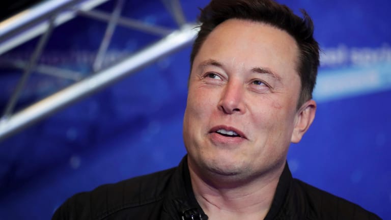 Elon Musk: Der Tesla-Chef kann den Bitcoin-Kurs mit einem einzigen Tweet in die Höhe schießen lassen.