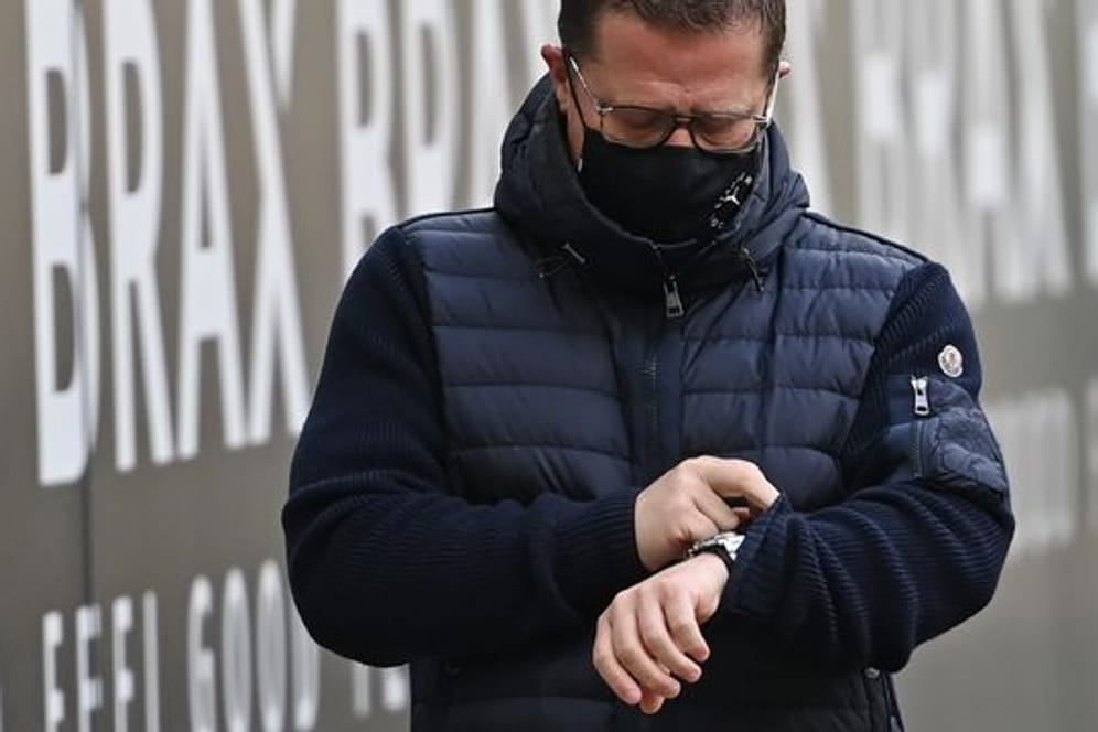 Mönchengladbachs Sportchef Max Eberl erwartet keinen schnellen Erfolg bei der Trainersuche.