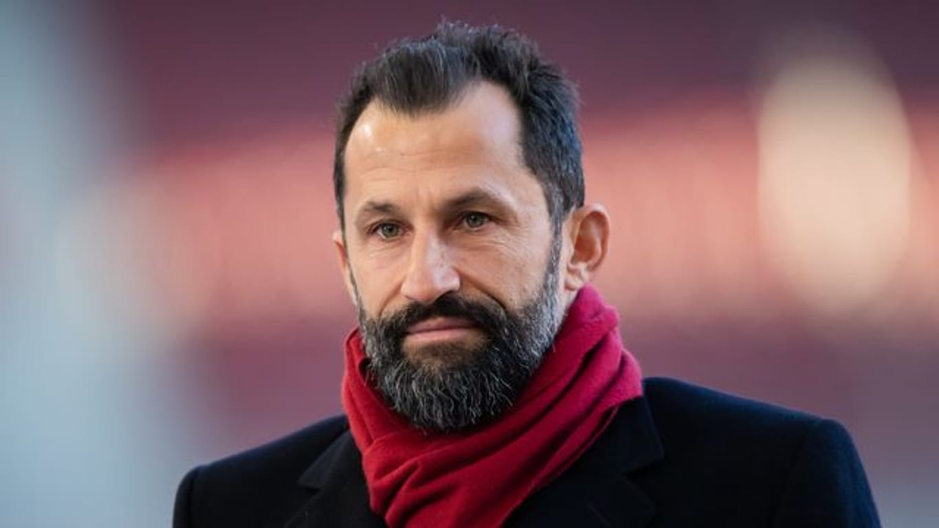Münchens Sportdirektor Salihamidzic hat keine Erklärung für die vielen Coronafälle innerhalb seines Teams.