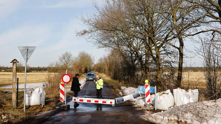 Grenzübergang zu Dänemark bei Handewitt: Dänemark schloss wegen der vielen Corona-Fälle in Flensburg mehrere Grenzübergänge.