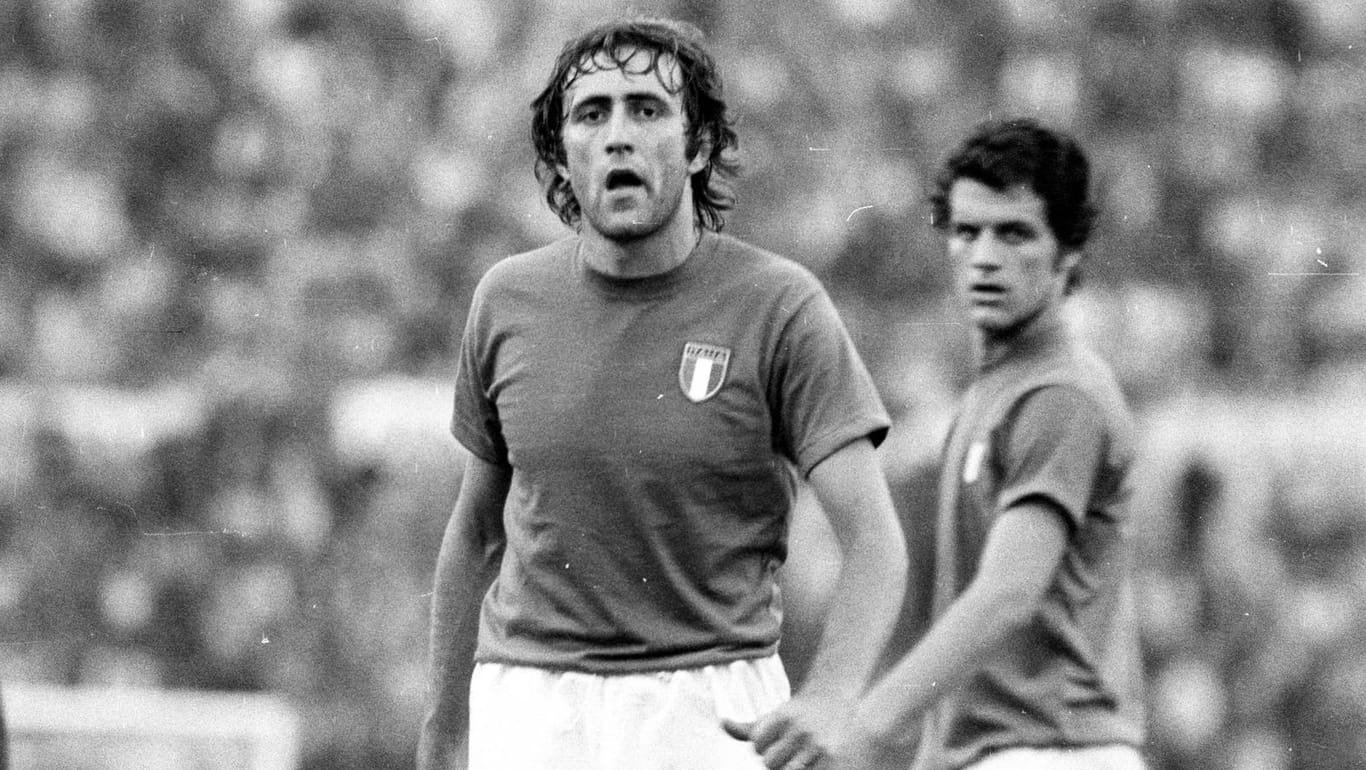 Mauro Bellugi: Der Mittelfeldspieler (v.) absolvierte 32 Länderspiele für Italien. Dahinter Fabio Capello.