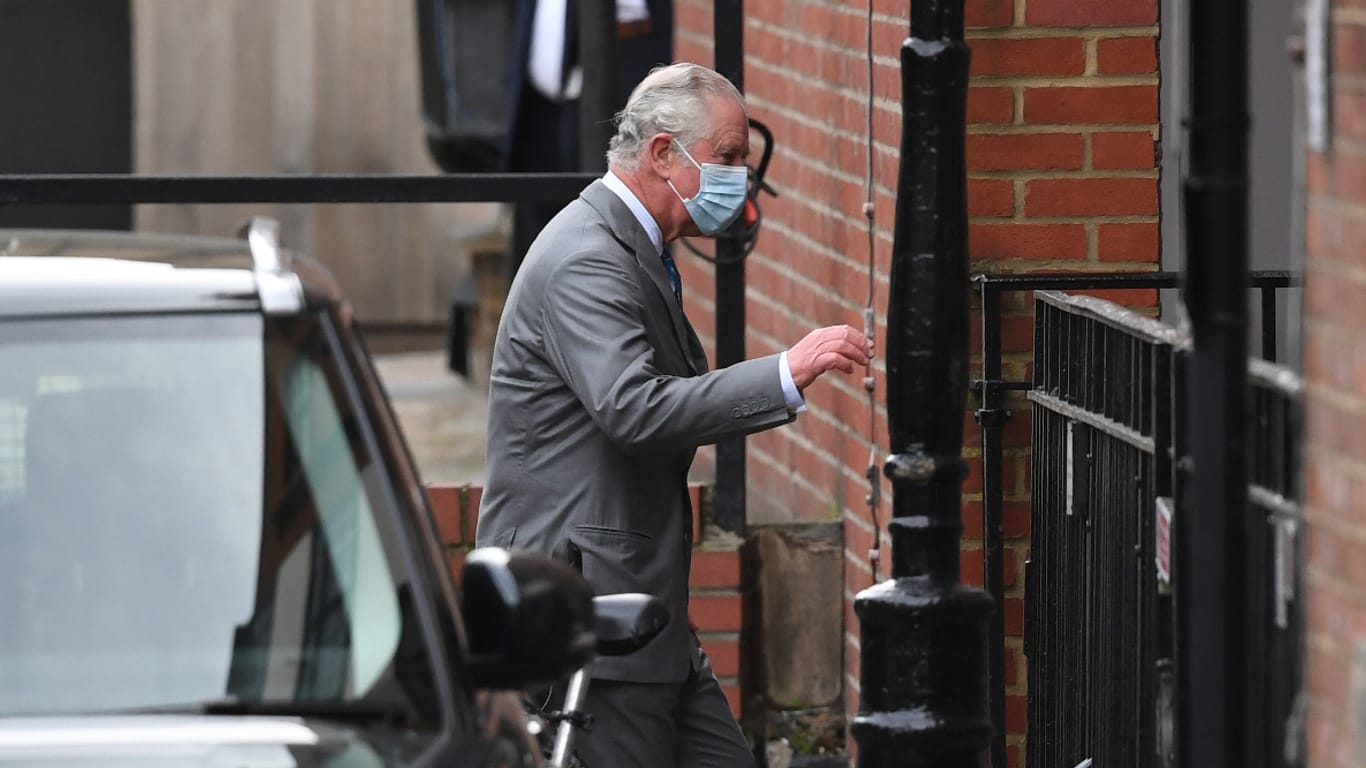 Prinz Charles: Der 72-Jährige besuchte seinen Vater im Krankenhaus.