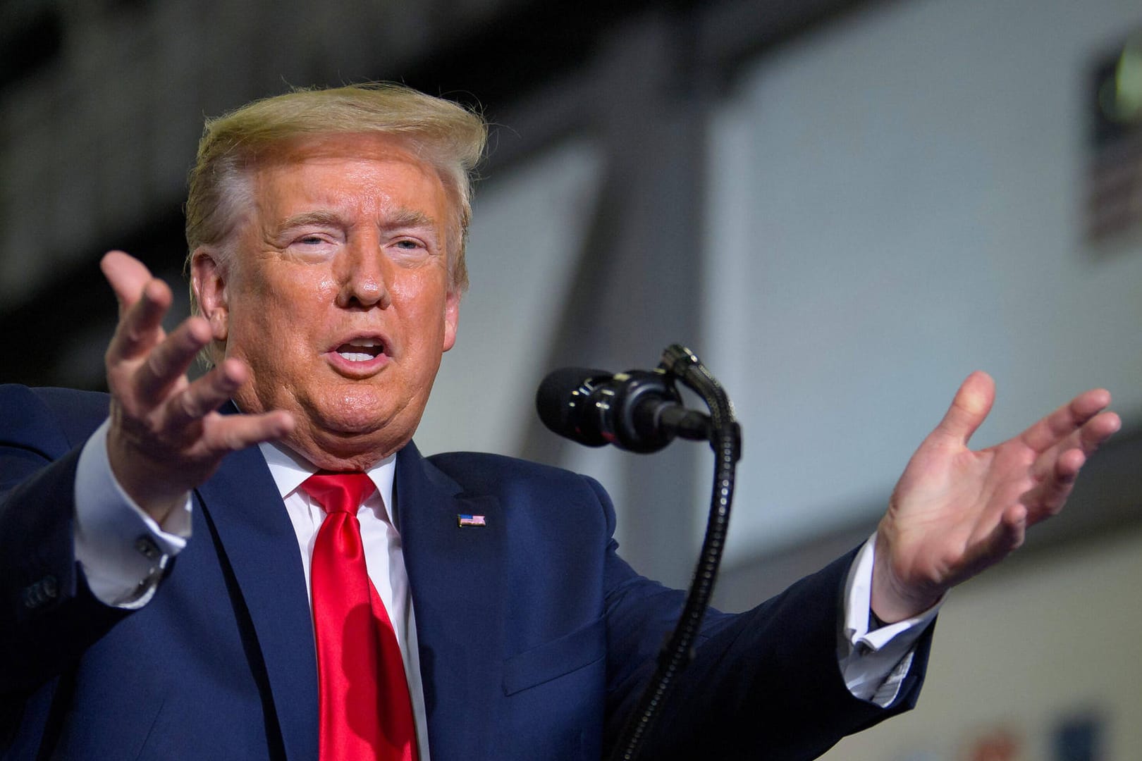 Der ehemalige US-Präsident Donald Trump bei einem Auftritt im Kennedy Space Center (Archivbiild). An Ruhestand denkt er nicht, kommende Woche will er eine Rede halten.